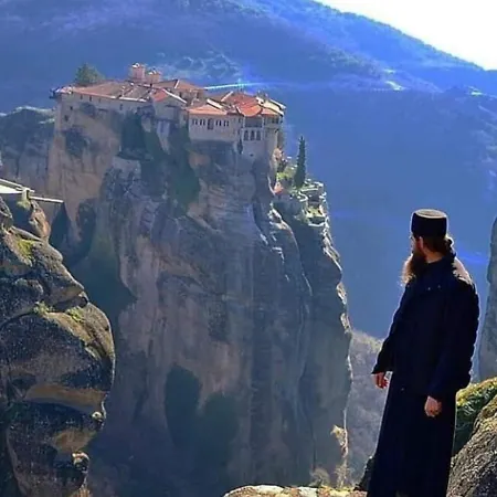 Meteora Mary's Mansion *